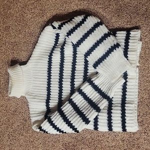 Cozy Ivory/ Black Turtleneck Sweater - M